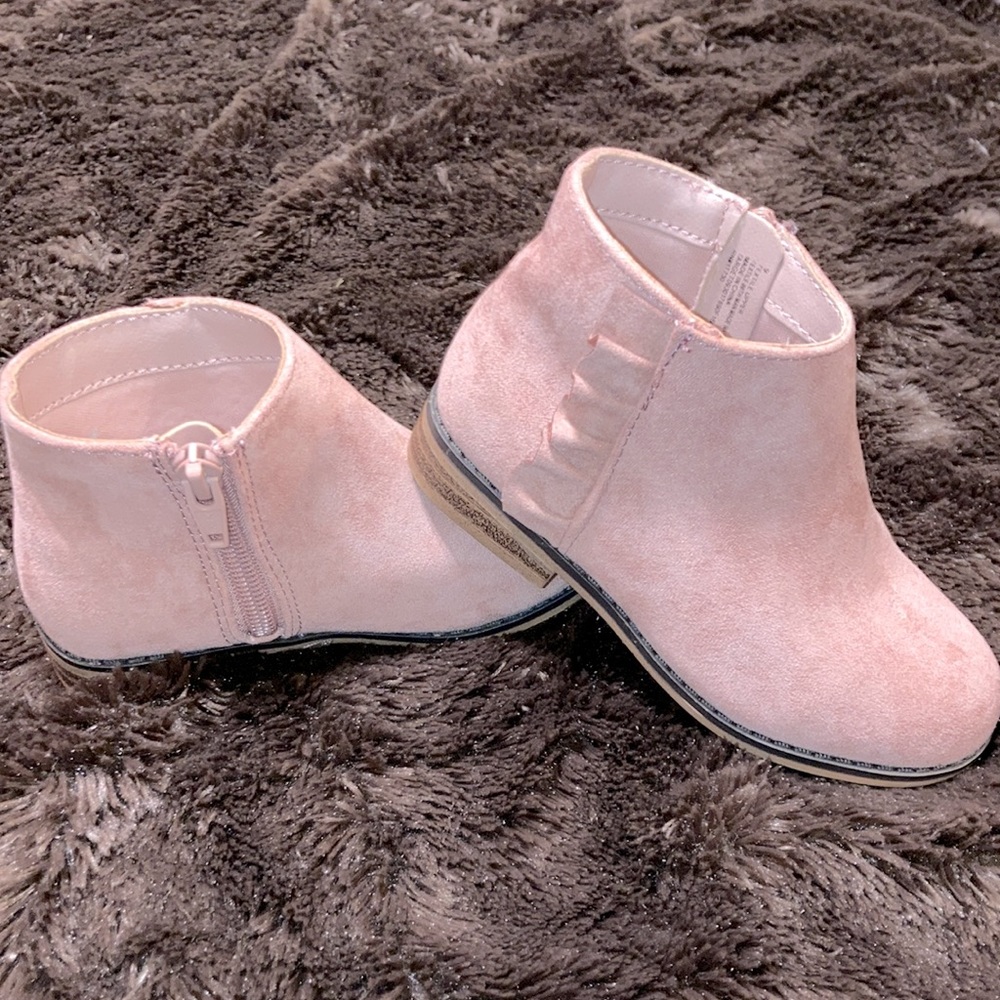 Girls size 9 Cat & Jack shoe booties